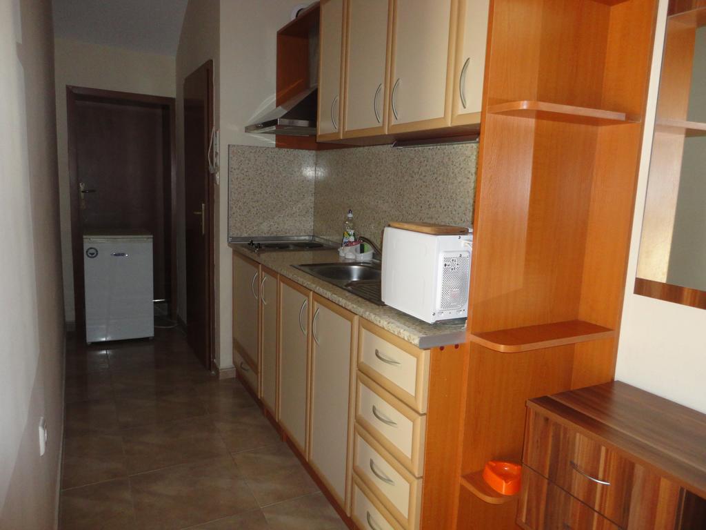 Tashevi Apartments بوموري المظهر الخارجي الصورة