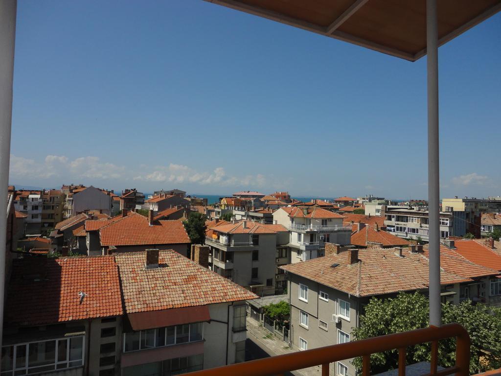 Tashevi Apartments بوموري المظهر الخارجي الصورة