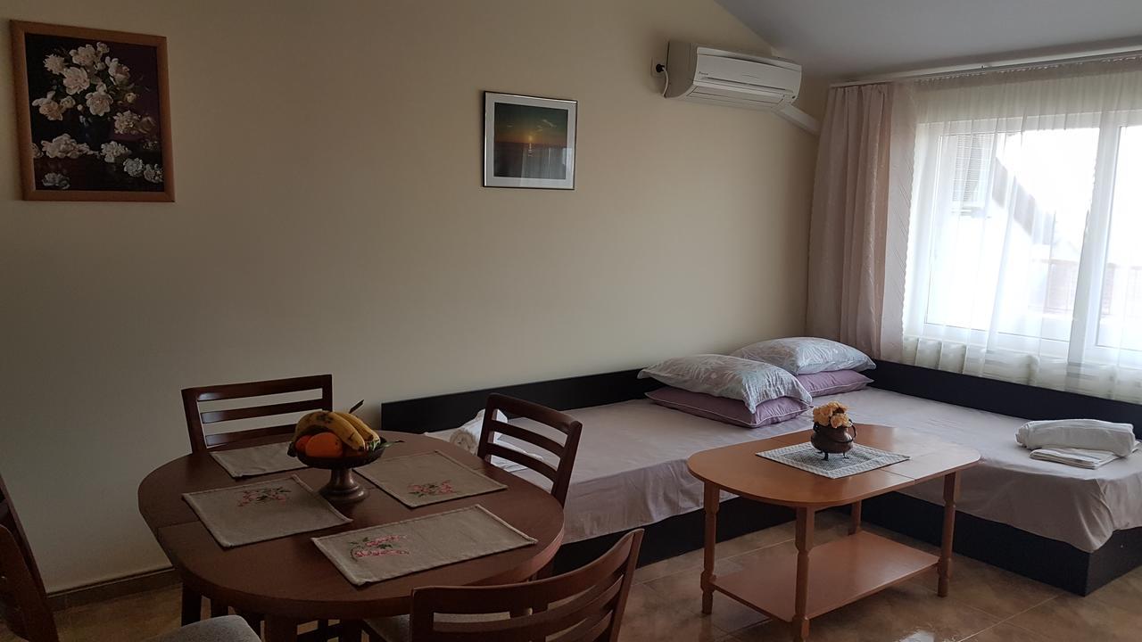 Tashevi Apartments بوموري المظهر الخارجي الصورة