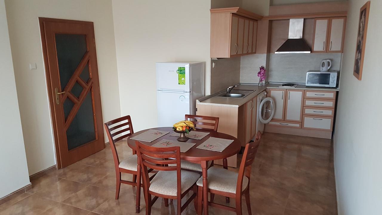 Tashevi Apartments بوموري المظهر الخارجي الصورة