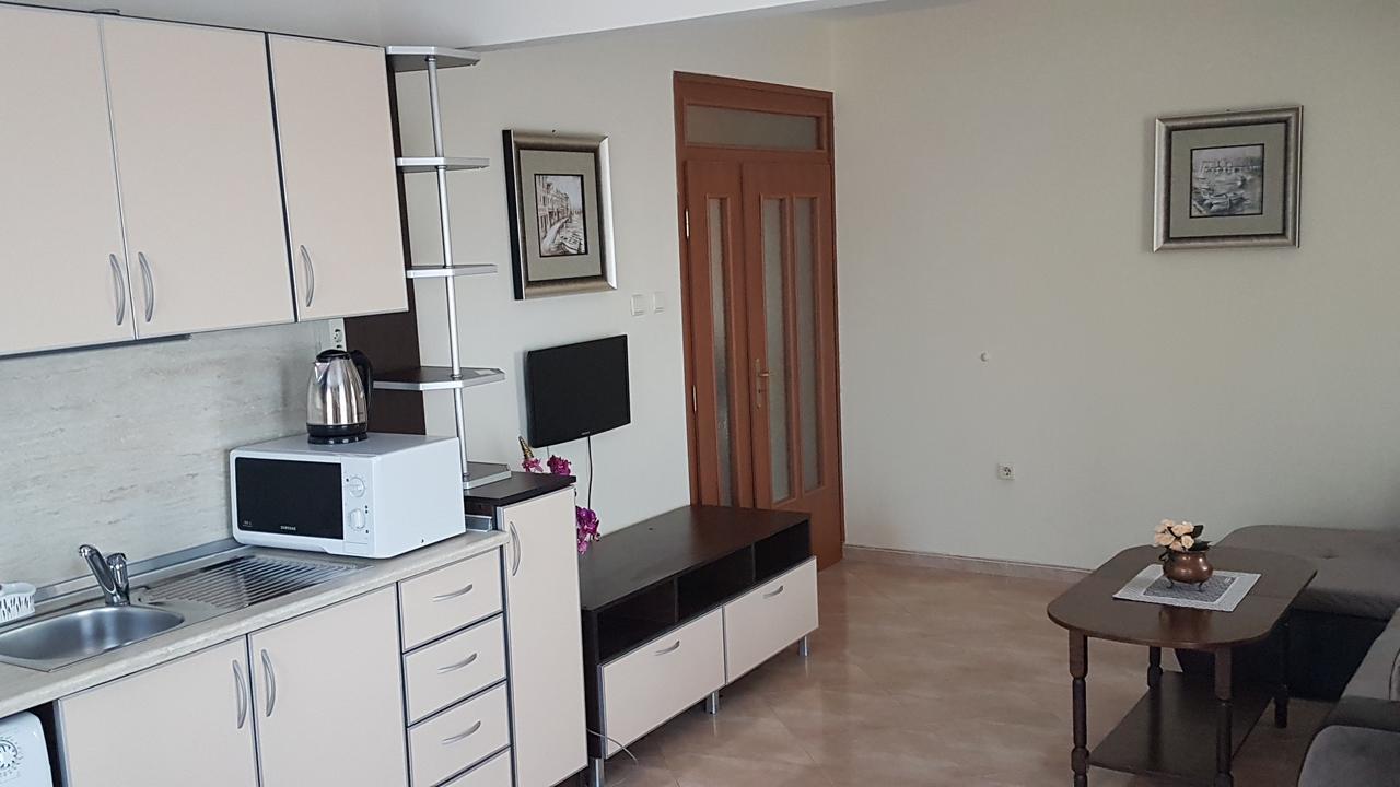 Tashevi Apartments بوموري المظهر الخارجي الصورة