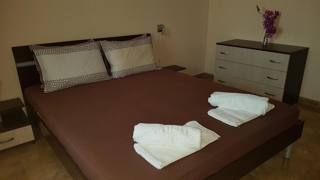 Tashevi Apartments بوموري المظهر الخارجي الصورة