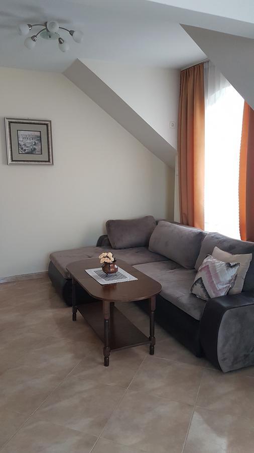 Tashevi Apartments بوموري المظهر الخارجي الصورة