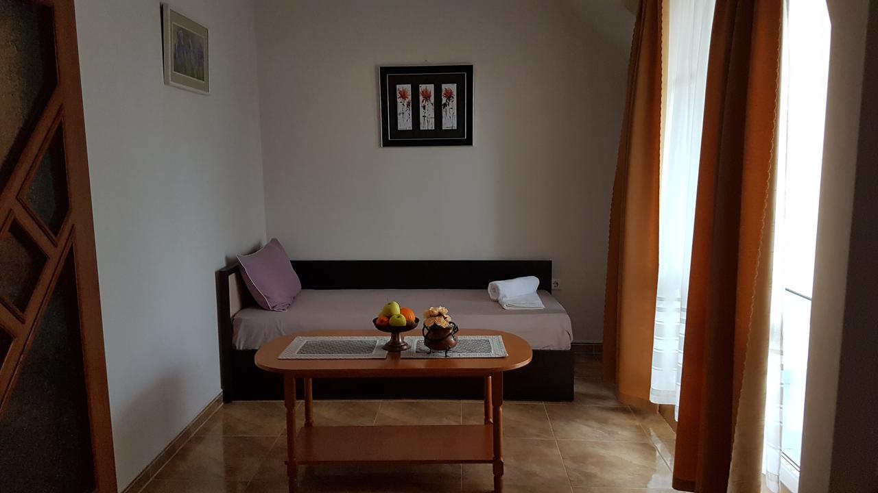 Tashevi Apartments بوموري المظهر الخارجي الصورة